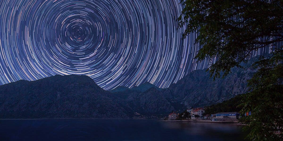 How-to-photograph-star-trails-feature-1200x628