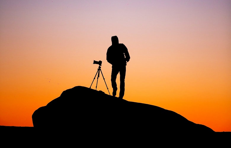 setting up tripod before nightfall